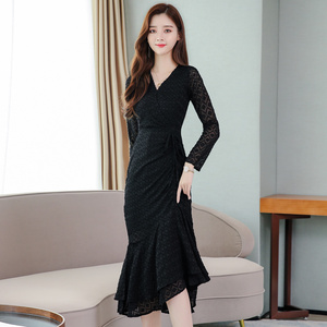 Autumn 2020 new black lace dress for women with slim body and buttocks and irregular fishtail skirt