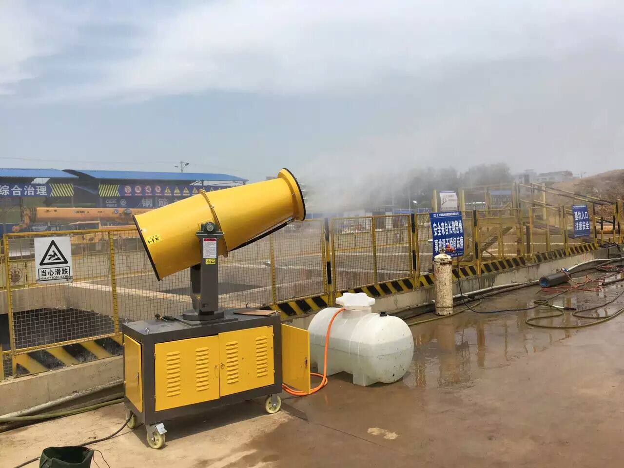 喷雾设备控制扬尘 高射程降尘喷雾机 防尘除霾雾化机_双氙车灯改装网