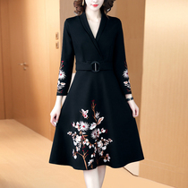 Middle-aged and elderly mothers wear autumn and winter new womens short autumn 40-year-old womens dress long sleeve jacket foreign style