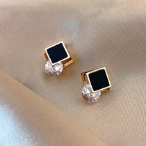 A D Hepburn ingenuity design Net red earrings senior sense niche commuter fashion earrings 2021