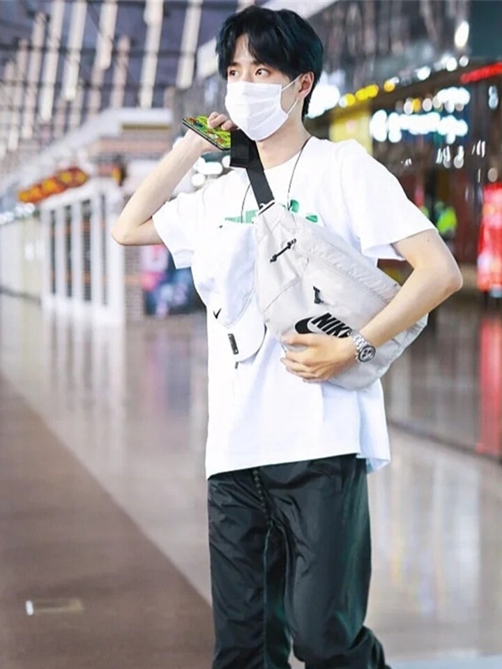 nike王一博同款男女斜挎包