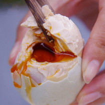 Man Food slow language Wuxiang authentic red heart flow oil salted duck eggs 20 freshly marinated vacuum whole box gift box