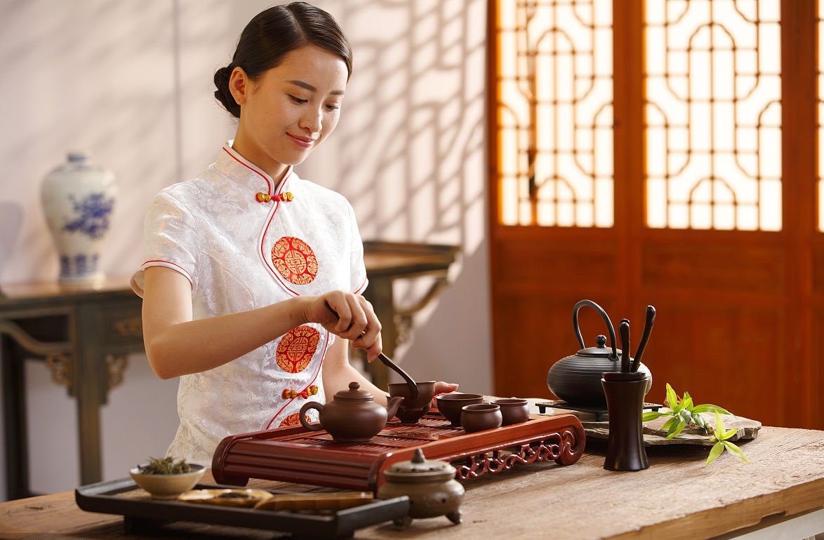 爱打扮(www.idaban.cn)，怎样选购正宗优质的安化黑茶？2