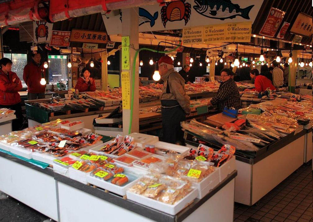 游日本北海道海鲜市场,吃海胆,鲍鱼,蟹