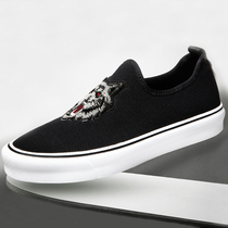 Autumn mens shoes canvas shoes mens Korean trend a pedal lazy casual board shoes Bean shoes Bean shoes mens cloth shoes Black