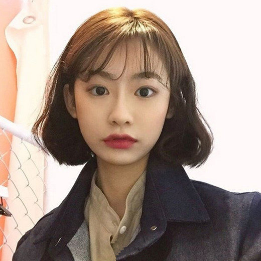 眼部肌肤也是脸上肌肤中很脆弱的,所以涂抹的时候需要注意力度,不然很