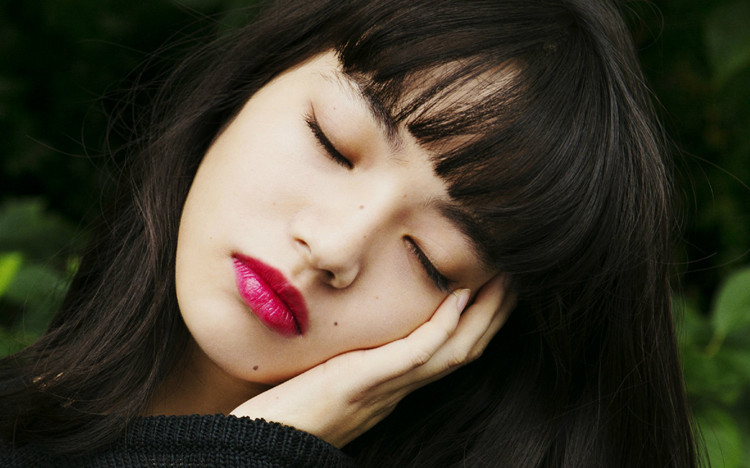 极品颜看小松菜奈清冷厌世妆