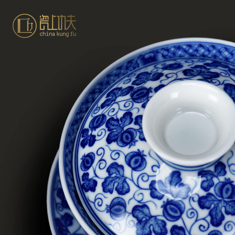 Jingdezhen blue and white porcelain kung fu tea sets hand - made tureen single hand large ceramic cups tea bowl three bowls