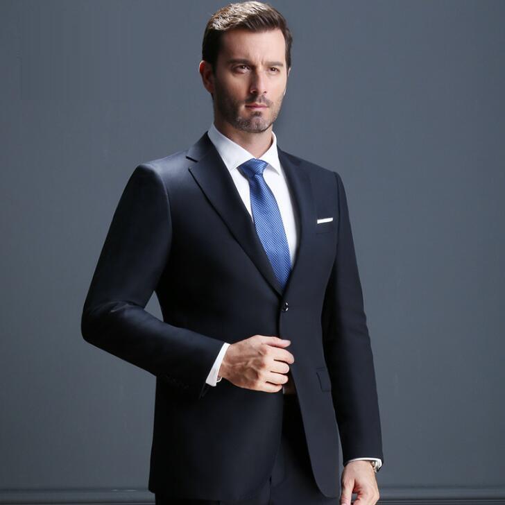 修身西装套装穿出儒雅绅士风范