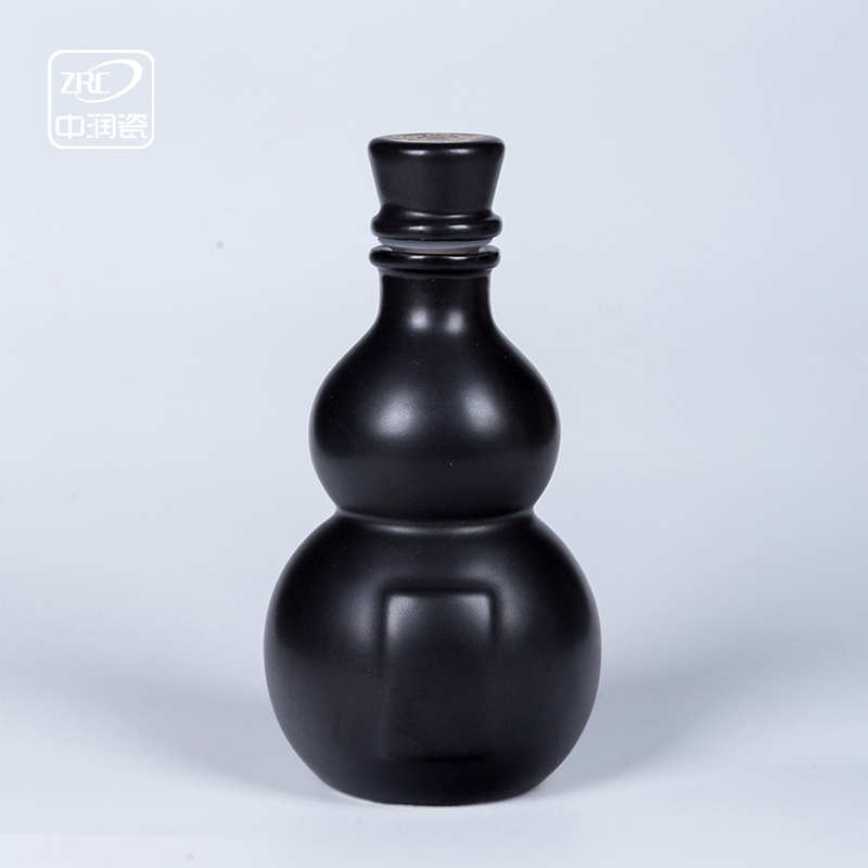 Jingdezhen ceramic bottle of liquor bottles of archaize of household contracted type of hip flask black glaze gourd jars half jins