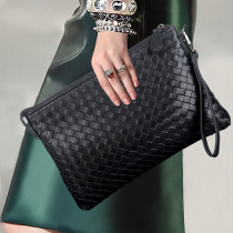 Hand Grab Bag Women Genuine Leather Soft Sheepskin Weave 2022 New 100 Hitch Womens Hand Wrap Letter Enveloping Mobile Phone Bag Hand Grip Bag