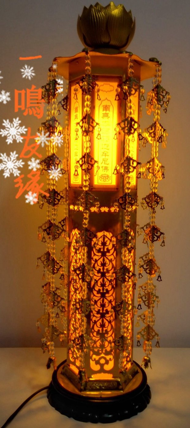 佛前供幡的功德_全家佛前供莲花灯_佛前供幡的功德