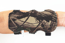 Three-belt arm guard Traditional American hunting reverse curved bow and arrow Archery shield Finger guard arm competition competition shield Bow and arrow arm