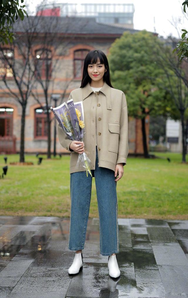 早春不想穿棉服,单穿外套又太冷怎么办?9