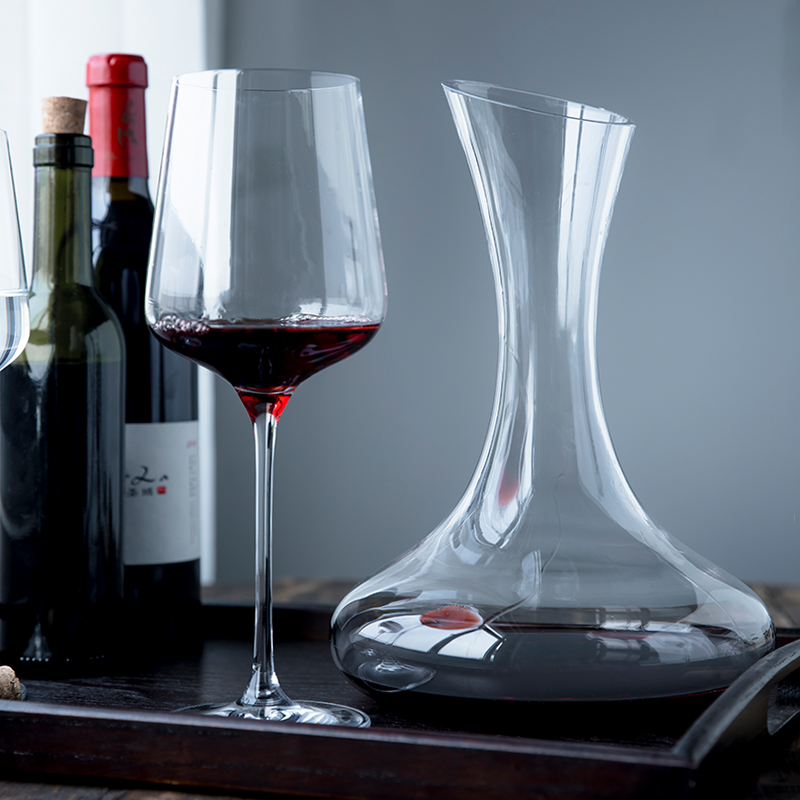 TaoDian crystal wine glass with the bevel wine suits for home wine decanters points a large glass of red wine