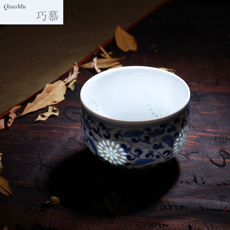 Qiao mu jingdezhen ceramic crystal glaze hollow out exquisite hand - made sample tea cup red blue and white porcelain cups