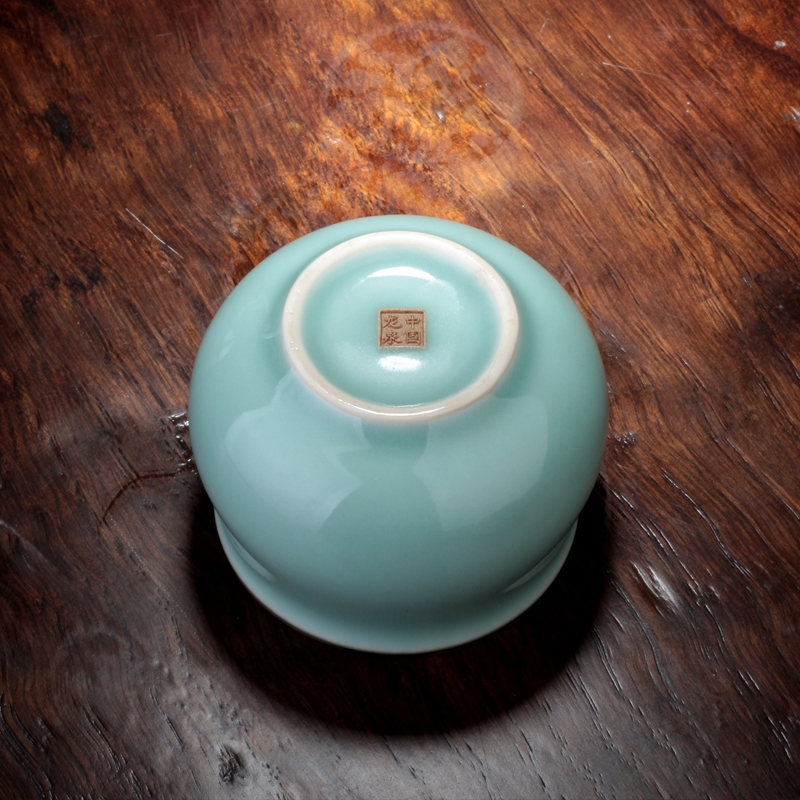 Qiao mu QYX longquan celadon shadow the qing pu 'er kung fu tea cups ceramic tea cup sample tea cup master CPU