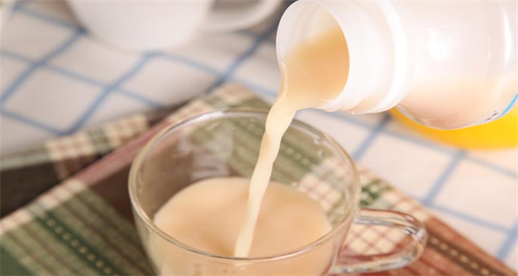 宾格瑞草莓牛奶饮料