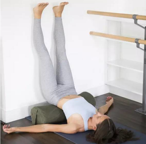每天靠墙竖腿,腿真的能瘦下来吗?
