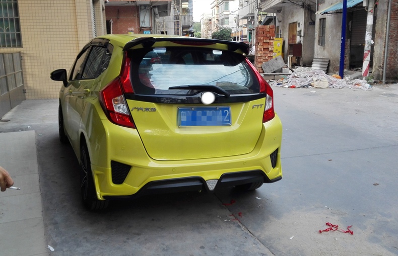 14-18 Honda Fit sửa đổi phiên bản Tiếng Nhật RS đuôi với đèn đấm miễn phí GK5 chuyên dụng tail wing cánh cố định