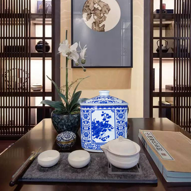 Jingdezhen ceramic seal as cans of blue and white porcelain tea caddy fixings bread seven storage barrel drum extra large household decoration