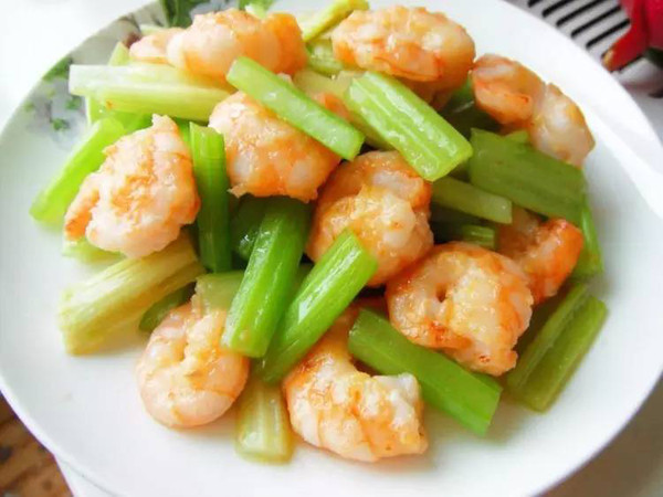 一棵芹菜=美容 减肥?