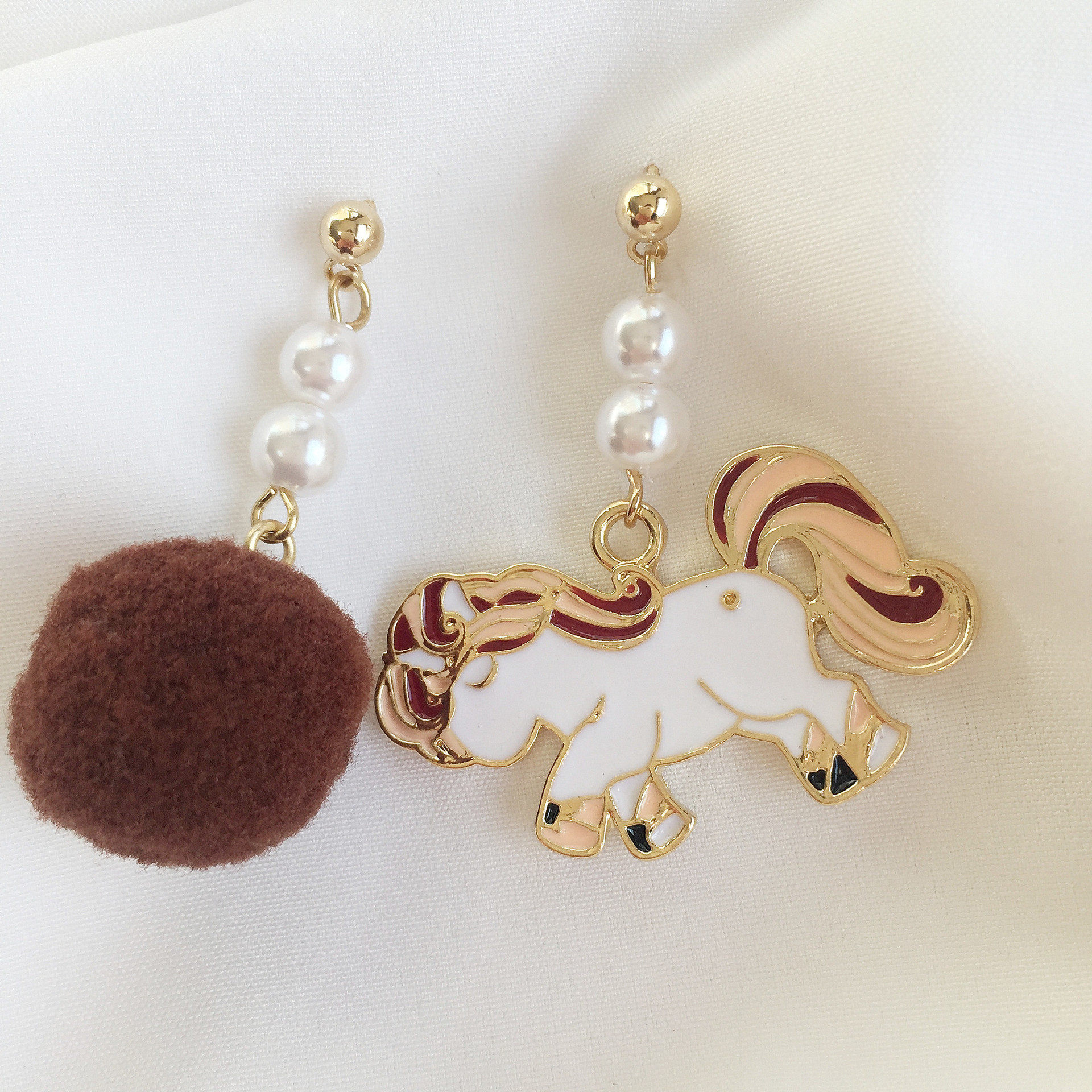韩国不对称彩色独角兽小马珍珠可爱甜美耳钉毛绒球气质耳环耳夹