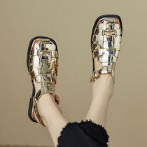 Chanel self-leaving giant good wearing small crowdleather braided Baotou T with flat bottom sandal women summer hollowed-out Roman shoes