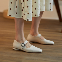 ins small crowddesign French style wearing a hitch leather retro square head flat heel single shoe with flat bottom Marie precious shoes