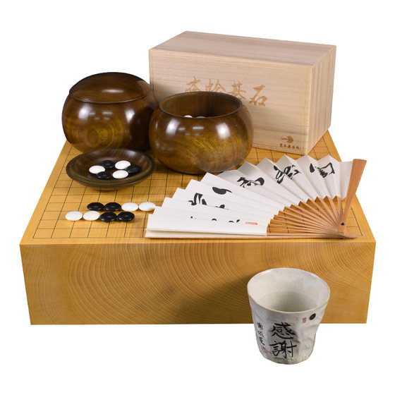 고급 GO 정장 베어 곰 수염 중국인 Torreya Wood Chess 보드 전체 목재 인증서 9646 경쟁 홈 선물로 일본에서 수입 고급 GO 정장 베어 곰 수염 중국인 Torreya Wood Chess 보드 전체 목재 인증서 9646 경쟁 홈 선물로 일본에서 수입