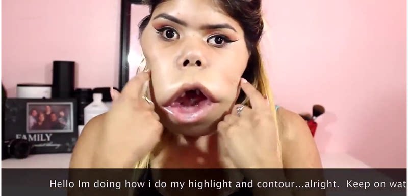 美国一女子嘴部长肿瘤,巨丑却成化妆师