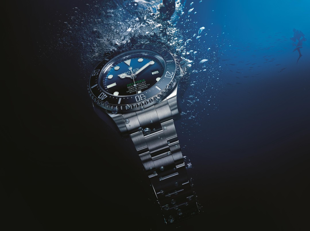 为什么劳力士的玻璃要高出手表一截?