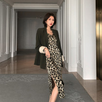 2021 New womens dress Hostess Temperament Casual Fashion Small Balsamic Air and Aging Careers Two Suit Skirts