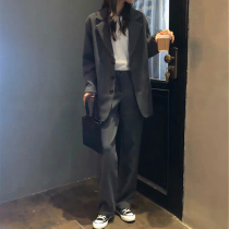 2020 new female little man Hepburn wind light ripe style Korean small suit can salt sweet professional two-piece suit