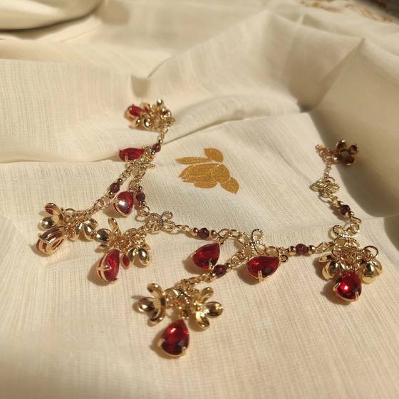 이국적인 댄서 고대 스타일 발목 체인 디아오 chan 파생 색조 발목 액세서리 한 란 요소 Dunhuang Feitian Hand Jewelry Bracelet 이국적인 댄서 고대 스타일 발목 체인 디아오 chan 파생 색조 발목 액세서리 한 란 요소 Dunhuang Feitian Hand Jewelry Bracelet