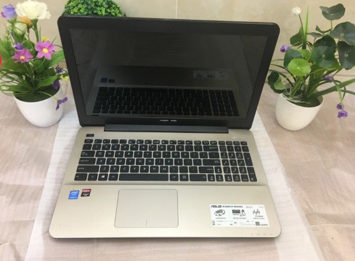 套餐3 :华硕w519 五代酷睿i7-5500u主频2.