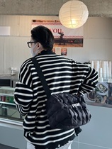 NECOYEP destroys the street super hot lazy black and white striped sweater and the design of the same men and women in the morning and autumn tops