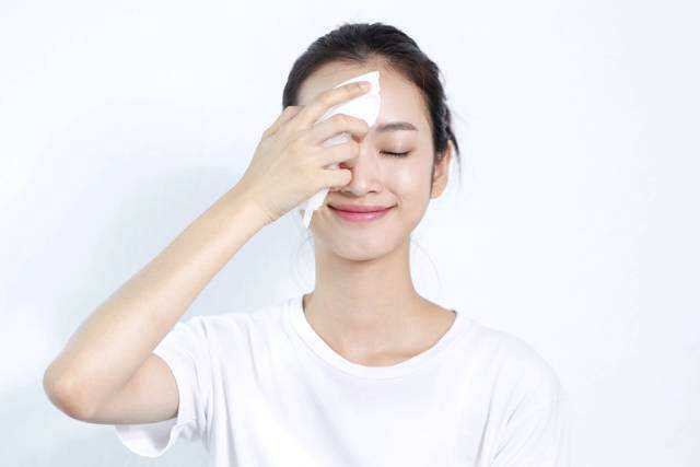 洗完脸总是习惯用纸擦?难怪脸越来越粗糙 - 天猫精选
