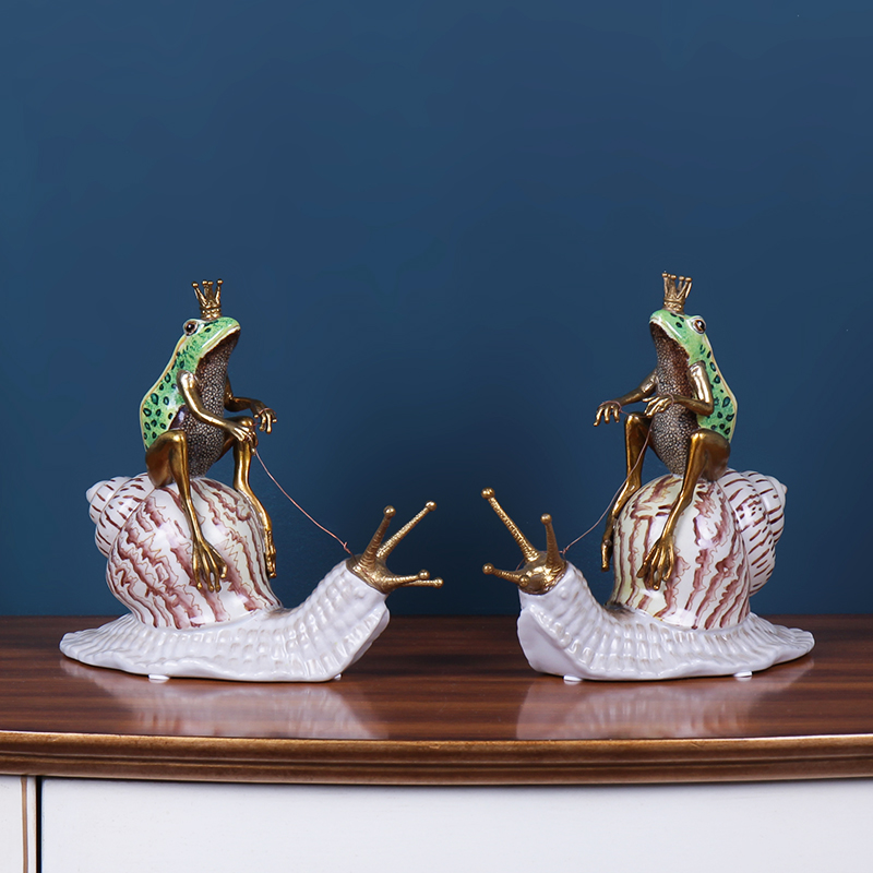 Q: Frog creative home decoration ceramic handicraft European rural living room TV ark, study furnishing articles