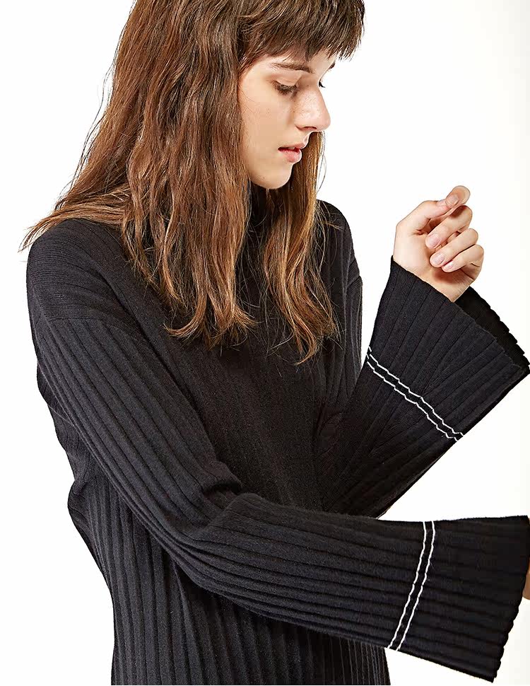 超级精选 穿dress 女士服饰 西遇黑色修身针织衫2017秋季新款喇叭长袖