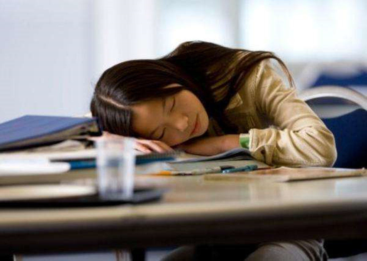 中午能休息一会儿,对下午精神状态的保持是很有必要的.