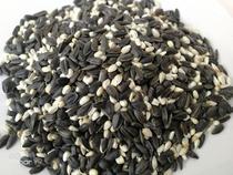 Small black melon seed safflower seed two-in-one mixed grain black and white with small sun Golden Sun Diamond Asian medium