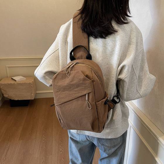 남성 패션을위한 야외 스포츠 기능 크로스 바디 백 여성의 다목적 캐주얼 및 가벼운 휴대폰 가방을위한 새로운 화이트 나일론 가방 남성 패션을위한 야외 스포츠 기능 크로스 바디 백 여성의 다목적 캐주얼 및 가벼운 휴대폰 가방을위한 새로운 화이트 나일론 가방
