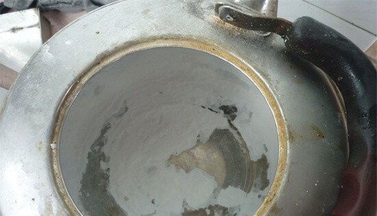 电水壶里总有水垢?保姆阿姨教我这样做!