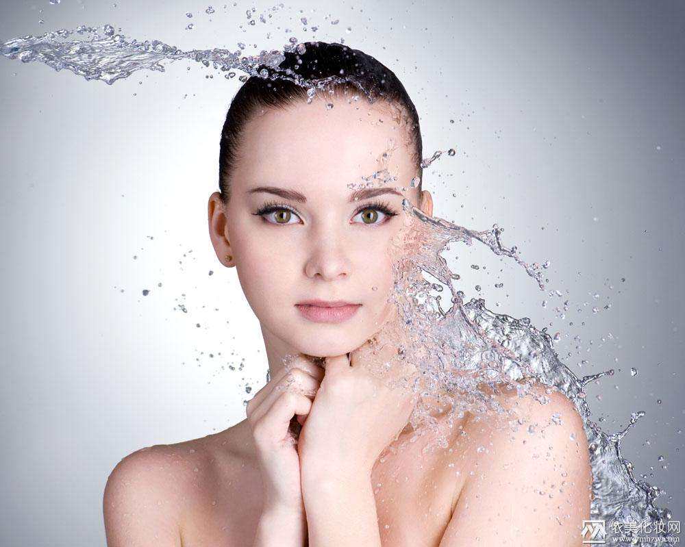 斑点的效果都是一流 ,所以脸上有这些小瑕疵的妹子想要选择美白精华的