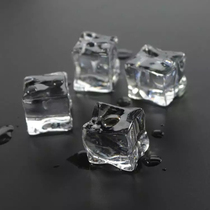 Emulated ice cubes transparent fake ice grain fruit drinks photoshoot props Taobao Jingbao photo shoot the swing piece