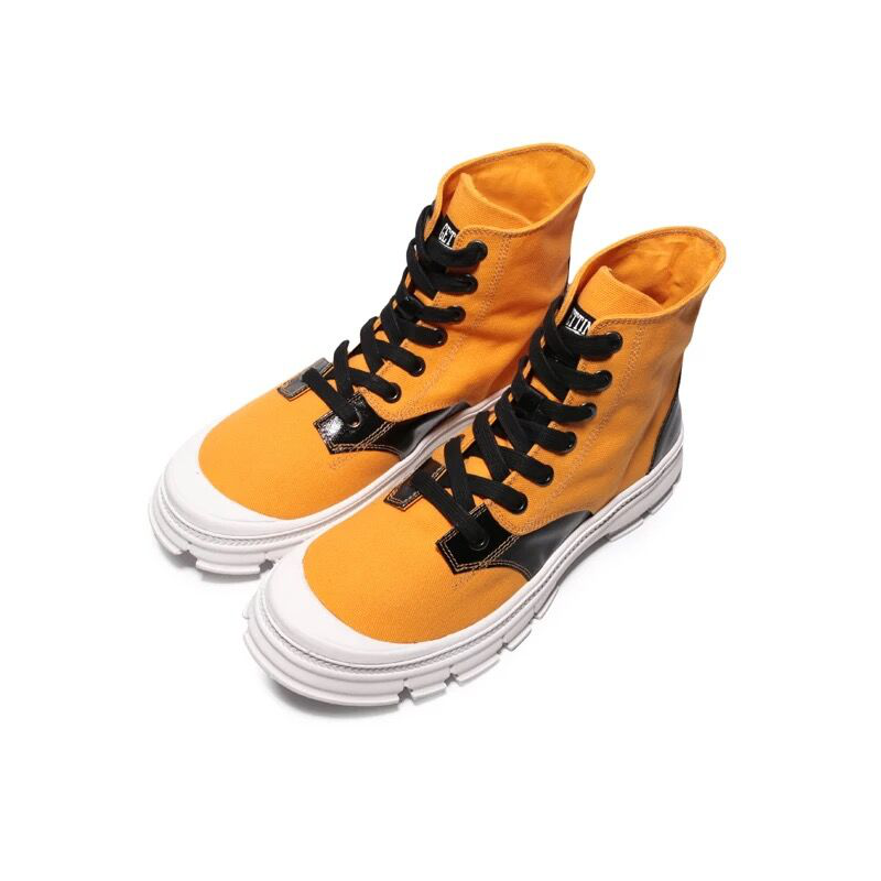 今天小编给大家安利一款 vernon sabin 这个品牌的帆布靴,来看看!