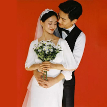 Light wedding dress V-neck mid-sleeve 2020 new forest department super fairy French sexy fishtail out of the yarn travel shot little girl