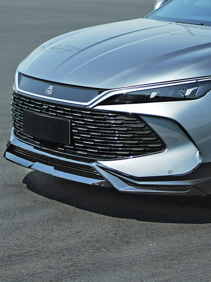BYD QIN LDMI에 적합한 작은 서라운드 DC 스포츠 검은 전사 키트 전면 및 후면 립 리어 윙 모양 용품 BYD QIN LDMI에 적합한 작은 서라운드 DC 스포츠 검은 전사 키트 전면 및 후면 립 리어 윙 모양 용품