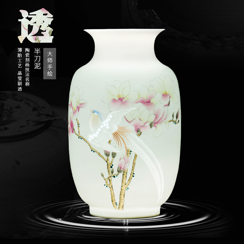 Jingdezhen ceramic masters hand by hand carved powder enamel vase flower arranging CV 18 spring sitting room adornment is placed